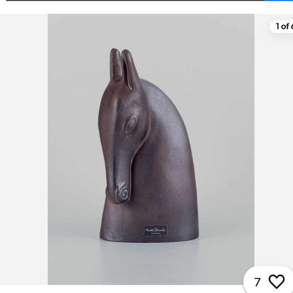 Elegant Brown Horse Head Sculpture